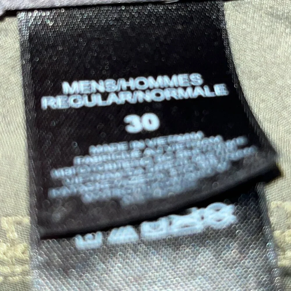 Vintage THE NORTH FACE Men's Cargo Shorts - Army Green Ombre / Fading - Size 30